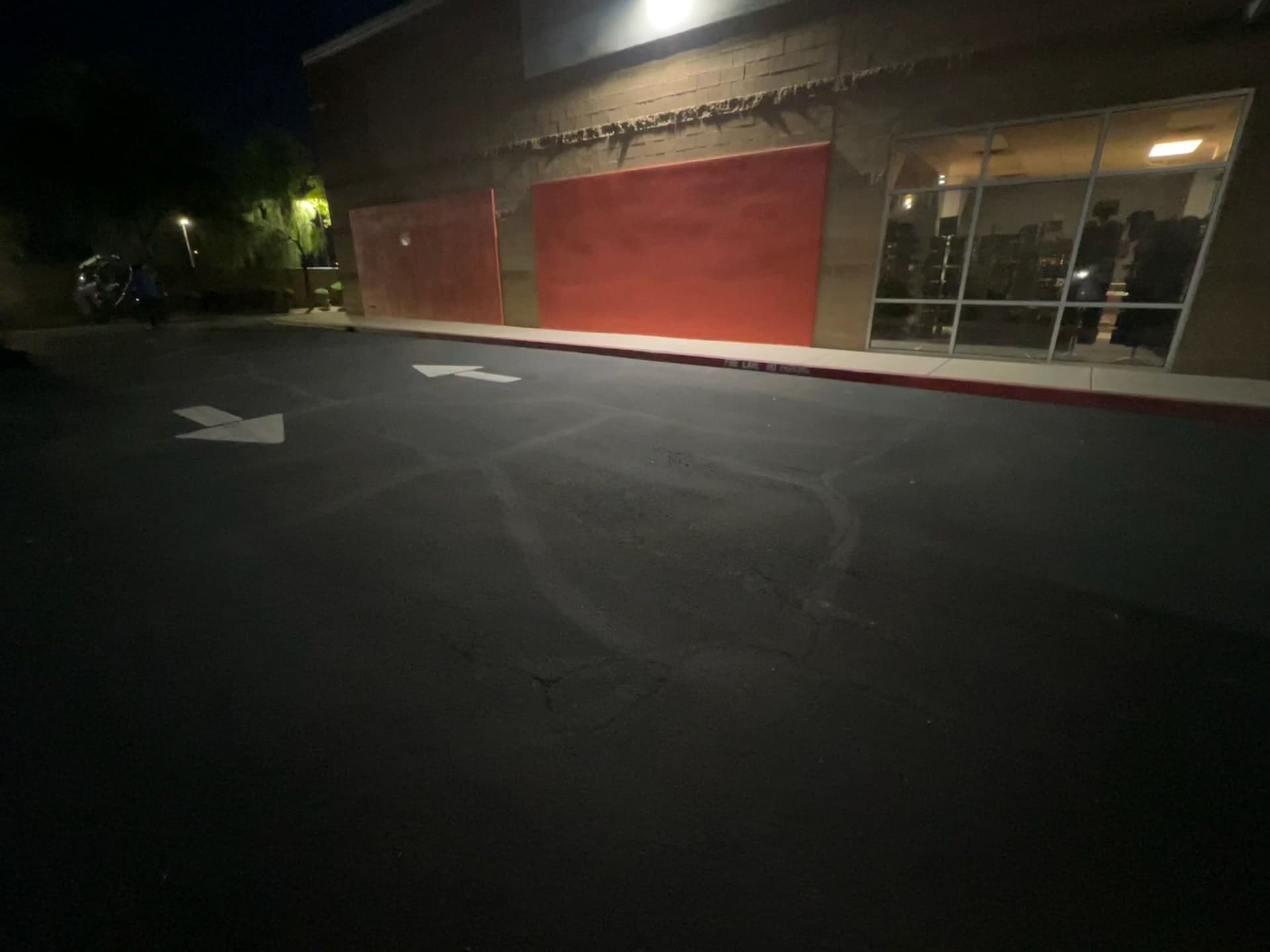 Reliable Porter Service Keeps Parking Lots Pristine image